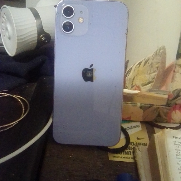 iPhone 12 - Picture 2 of 4